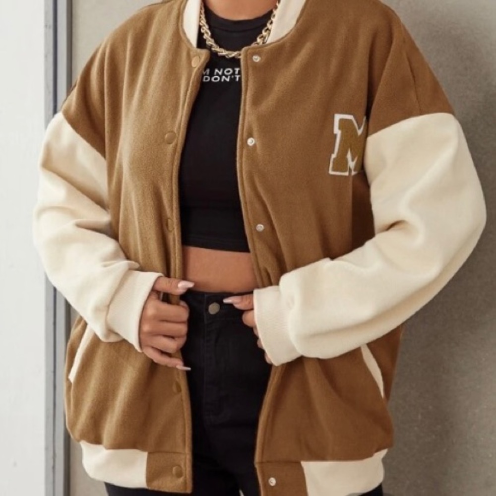 NWOT SHEIN curve two tone fleece varsity jacket with pockets. New item! Size 4XL